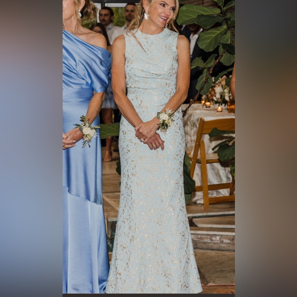 Teri Jon Gown🩵🩵